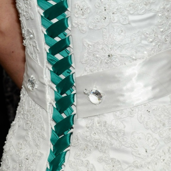 Maggie Sottero, Mirabella Wedding Dress in Ivory - Picture 7 of 15